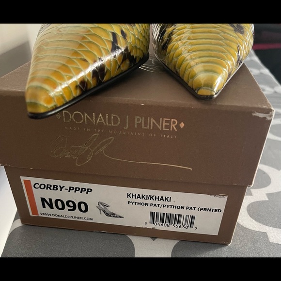 Donald J Pliner Pumps python sz 9N NIB - Picture 9 of 11